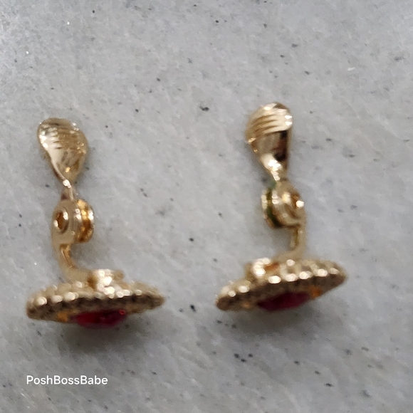 Vintage TJG Red Heart Clip-On Earrings | Gold Tone Beaded Border - Picture 7 of 9